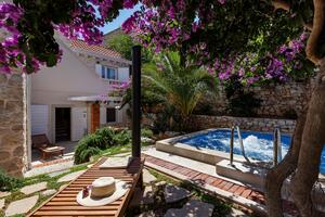 Seaside house with a swimming pool Sutivan, Brac - 16300