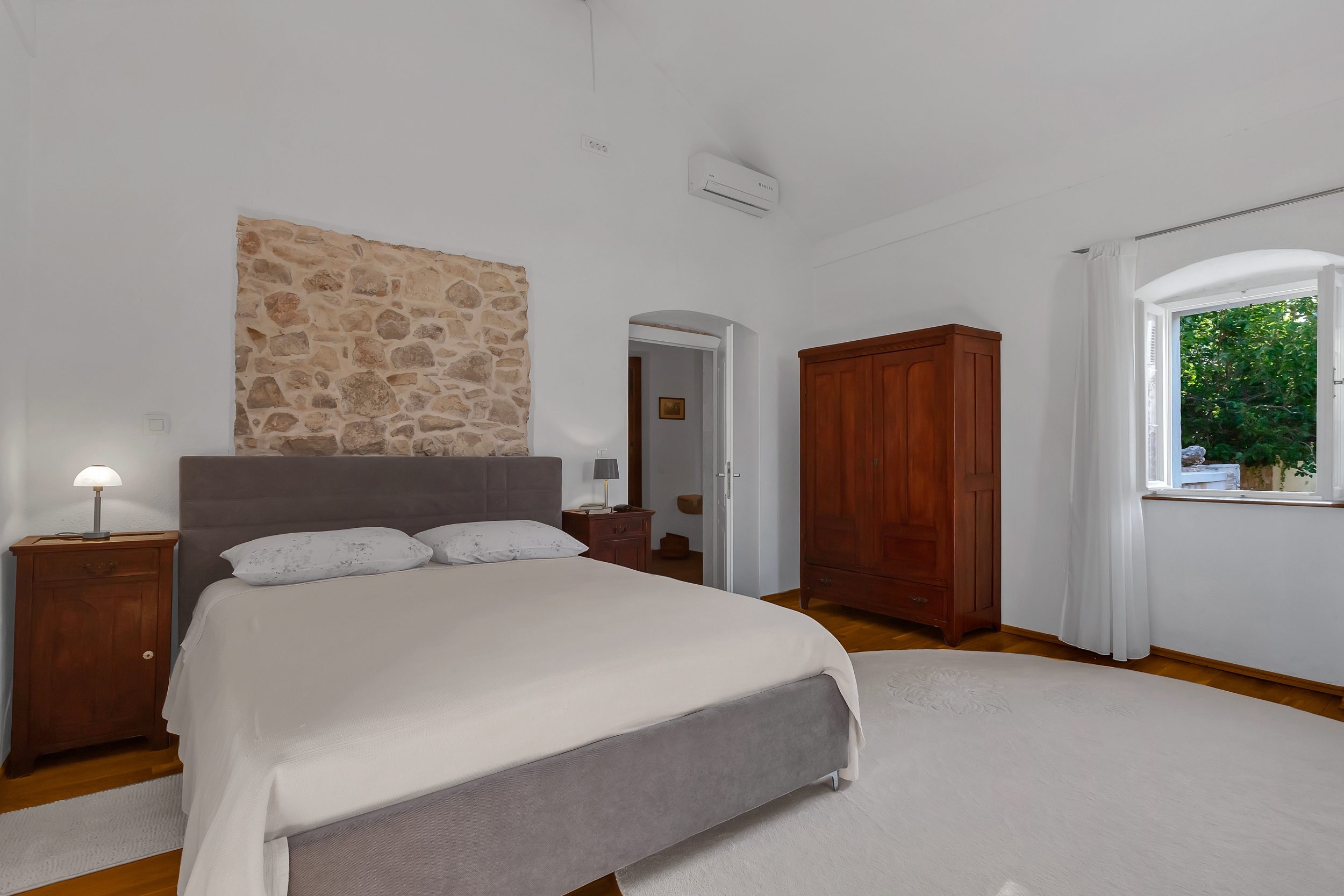 Three bedroom house with terrace and sea view Sutivan, Brač  K