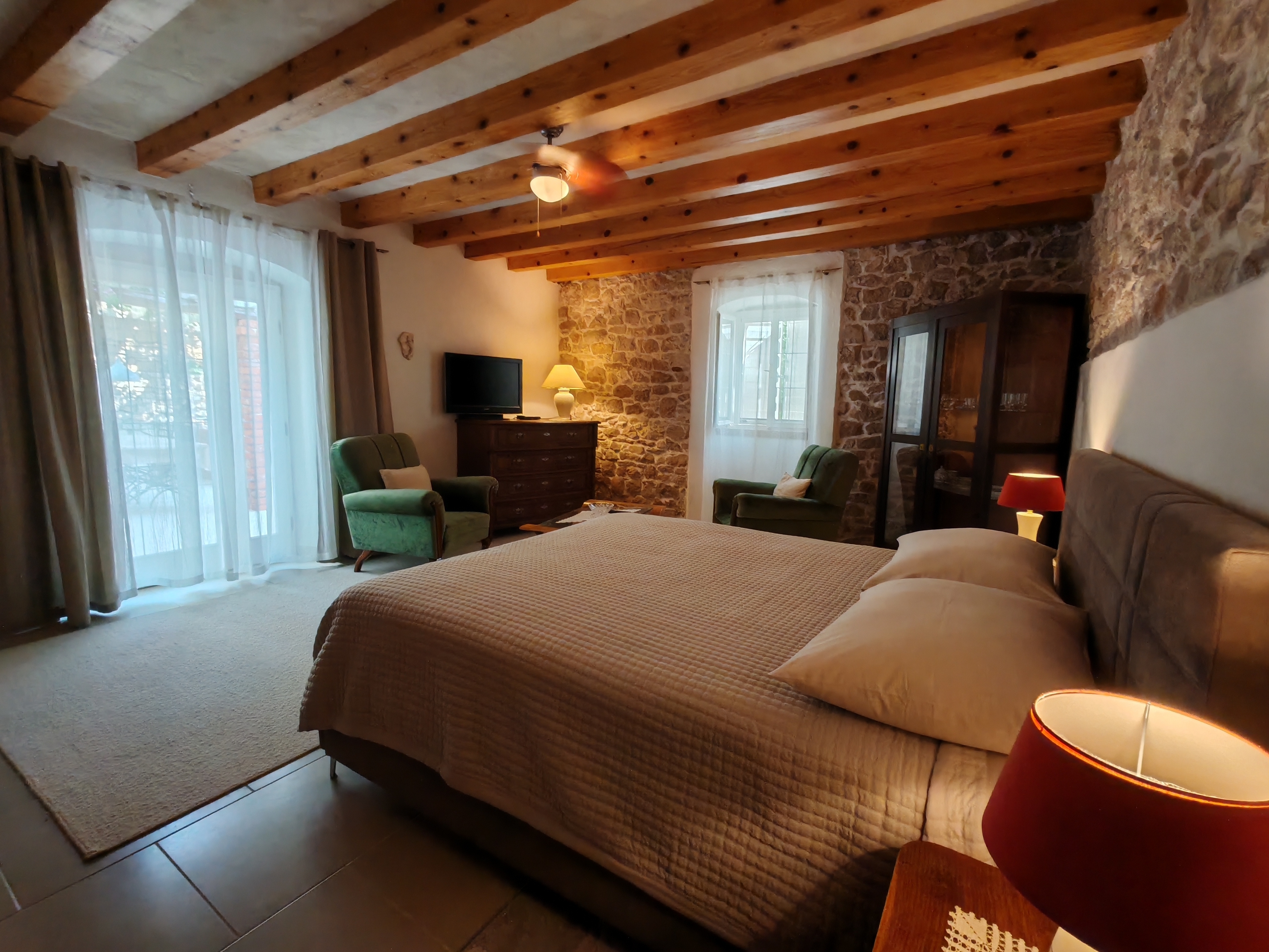 Three bedroom house with terrace and sea view Sutivan, Brač  K