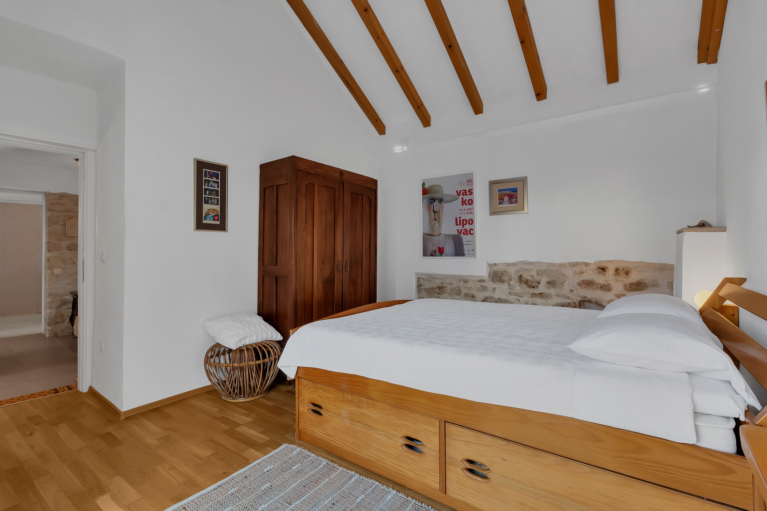 Three bedroom house with terrace and sea view Sutivan, Brač  K