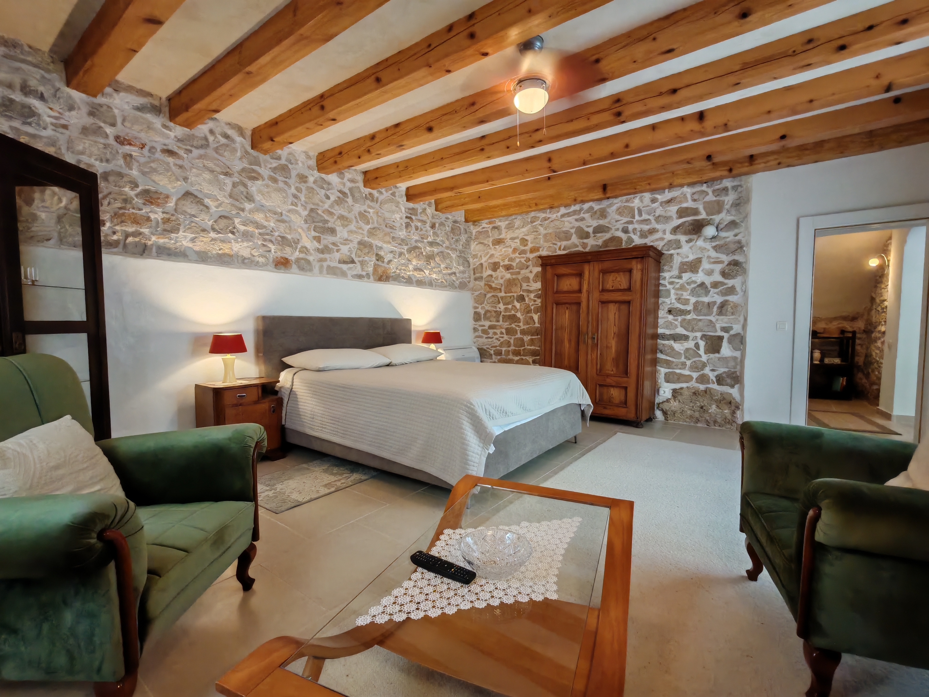 Three bedroom house with terrace and sea view Sutivan, Brač  K