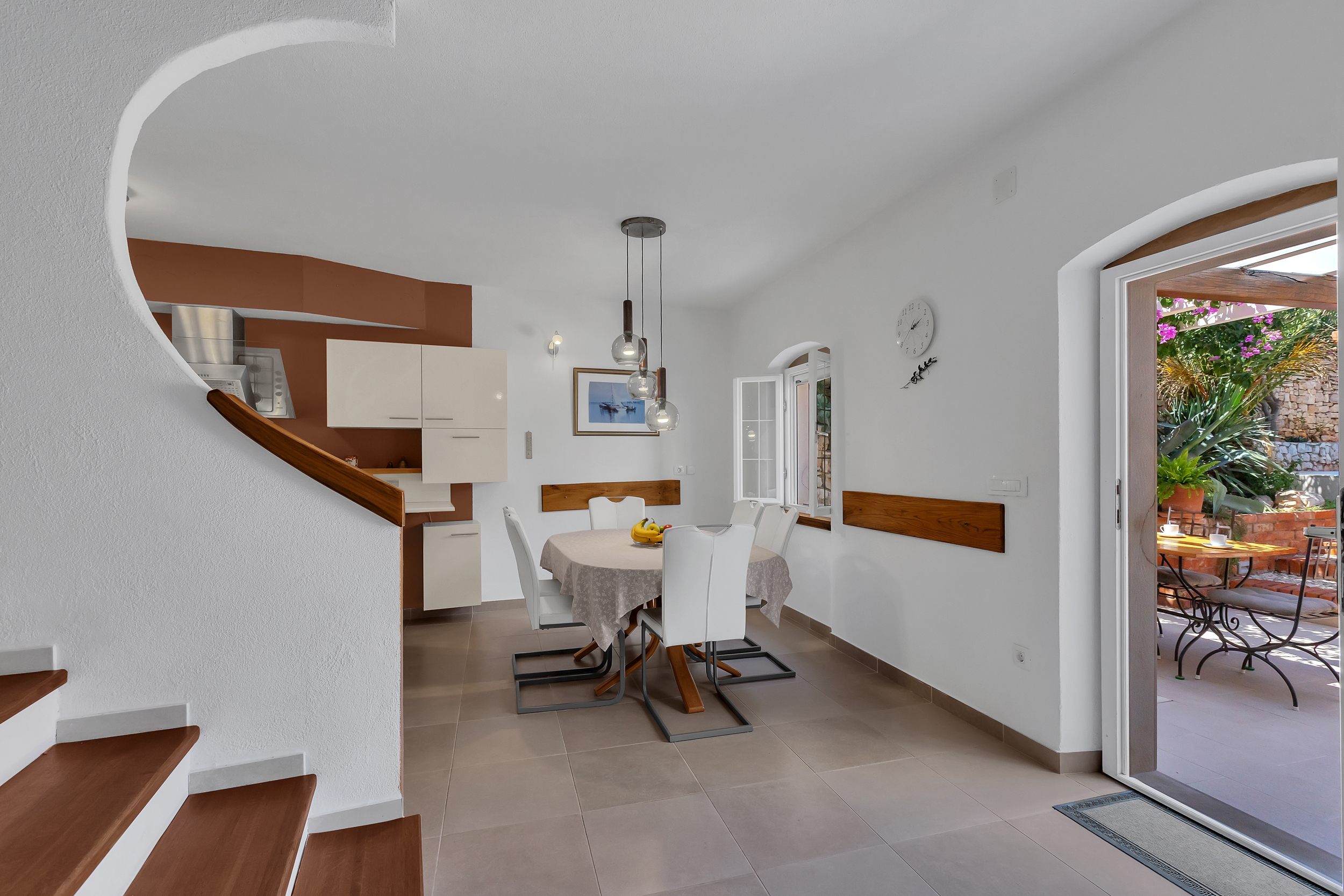 Three bedroom house with terrace and sea view Sutivan, Brač (K-16300) Three bedroom house with terrace and sea view Sutivan, Brač (K-16300)