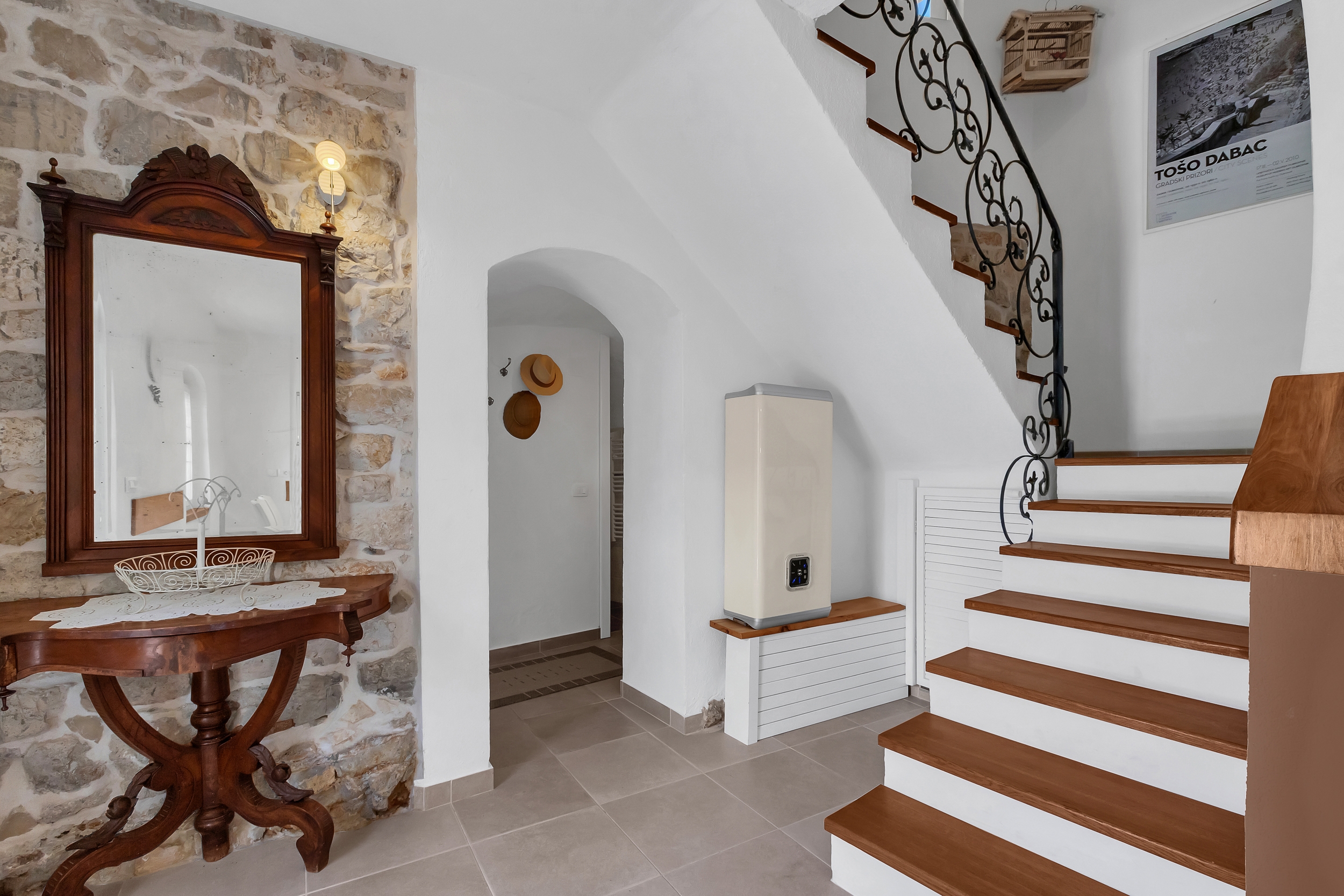 Three bedroom house with terrace and sea view Sutivan, Brač  K