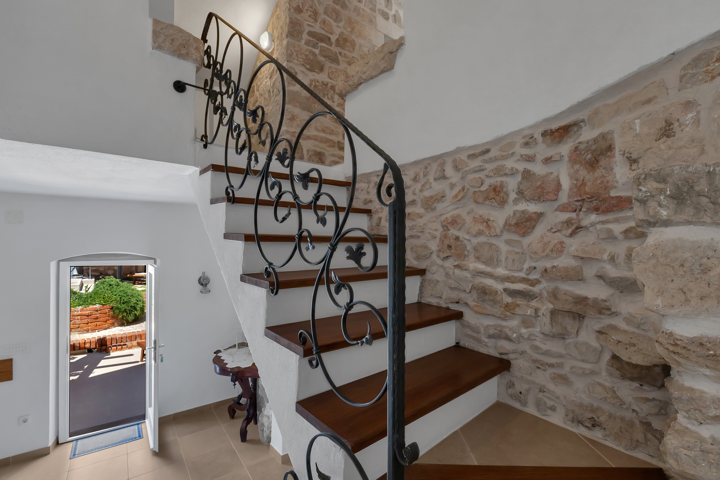 Three bedroom house with terrace and sea view Sutivan, Brač  K