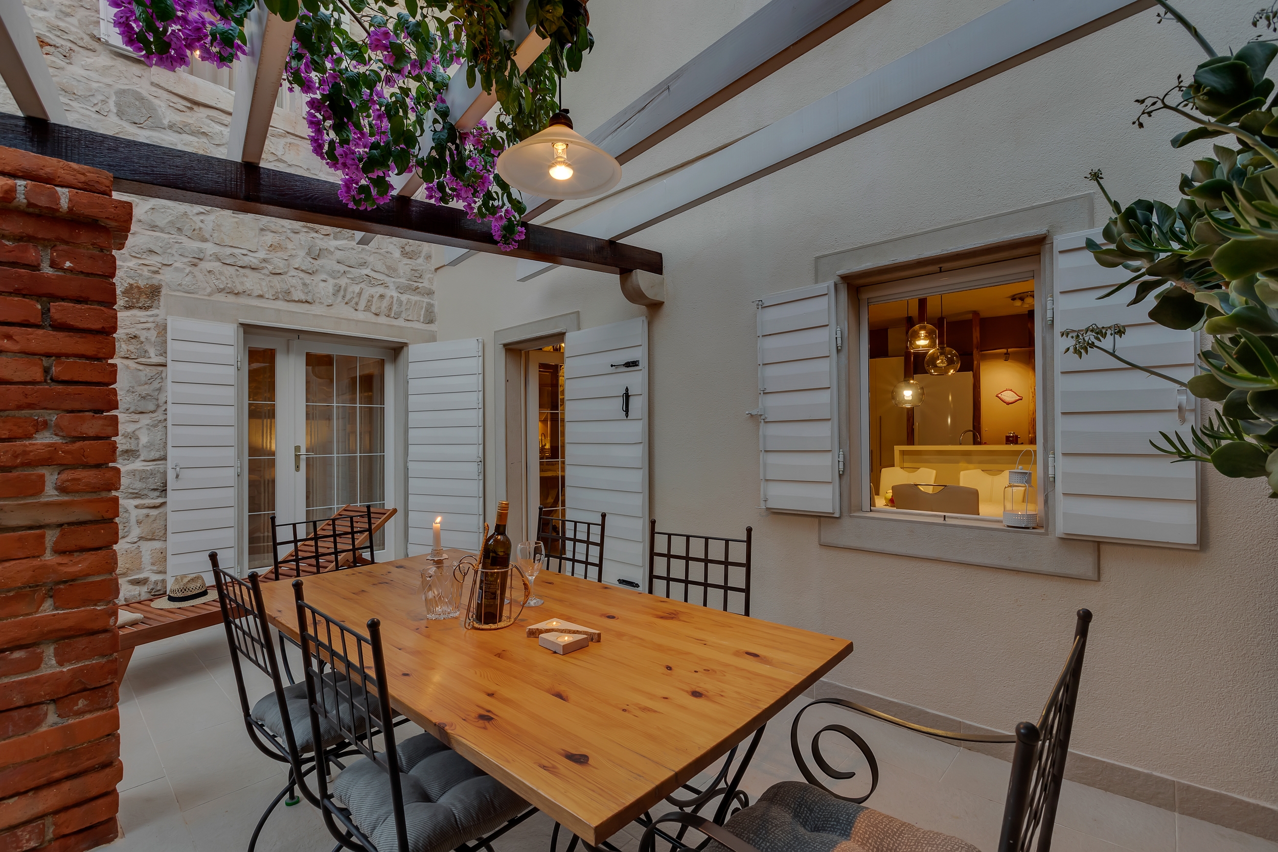 Three bedroom house with terrace and sea view Sutivan, Brač  K