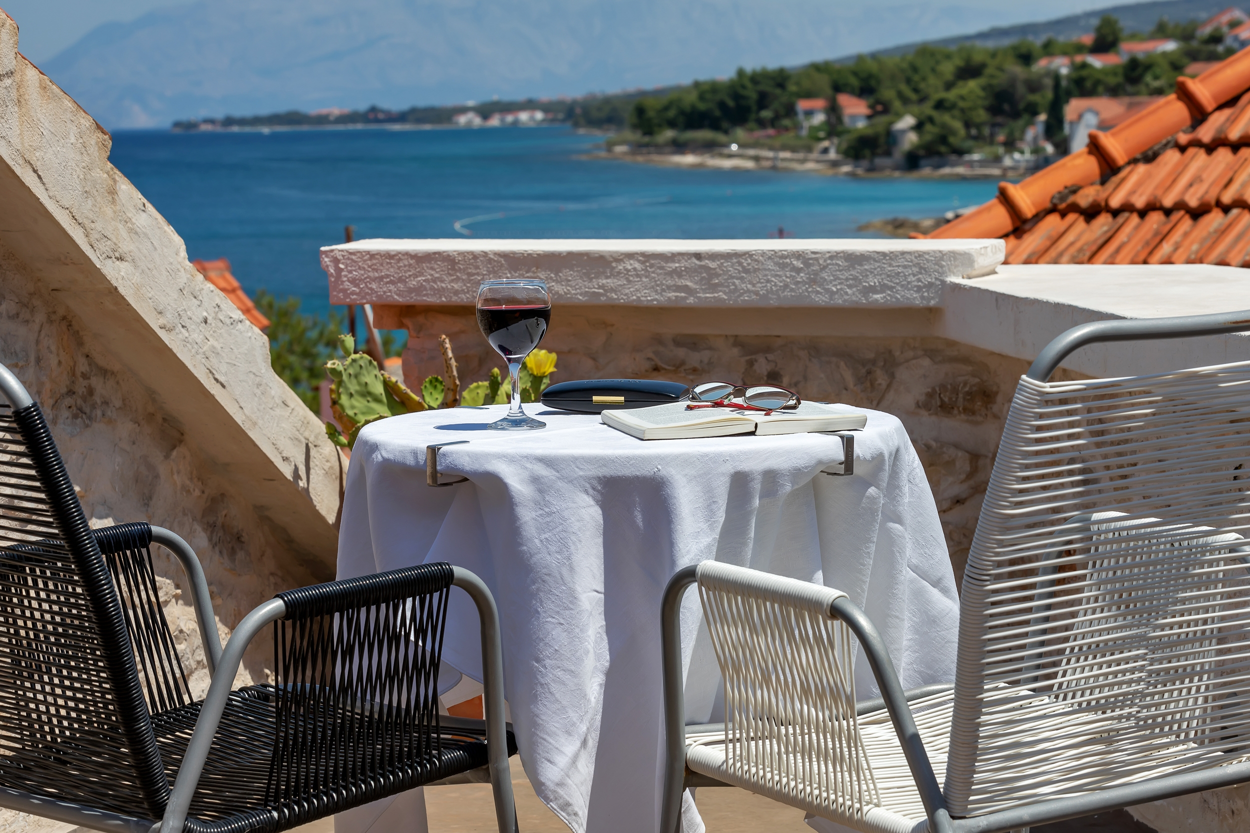 Three bedroom house with terrace and sea view Sutivan, Brač (K-16300)