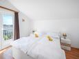 Ložnice 1 Tribunj, Ložnice 1 v ubytování typu apartment, domácí mazlíčci povoleni a WiFi.