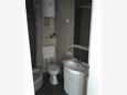 Salle de bain Tribunj, Salle de bain dans l’hébergement en type studio-apartment, WiFi.