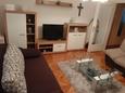 Wohnzimmer Kaštel Štafilić, Wohnzimmer in folgender Unterkunftsart house, Klimaanlage vorhanden und WiFi.