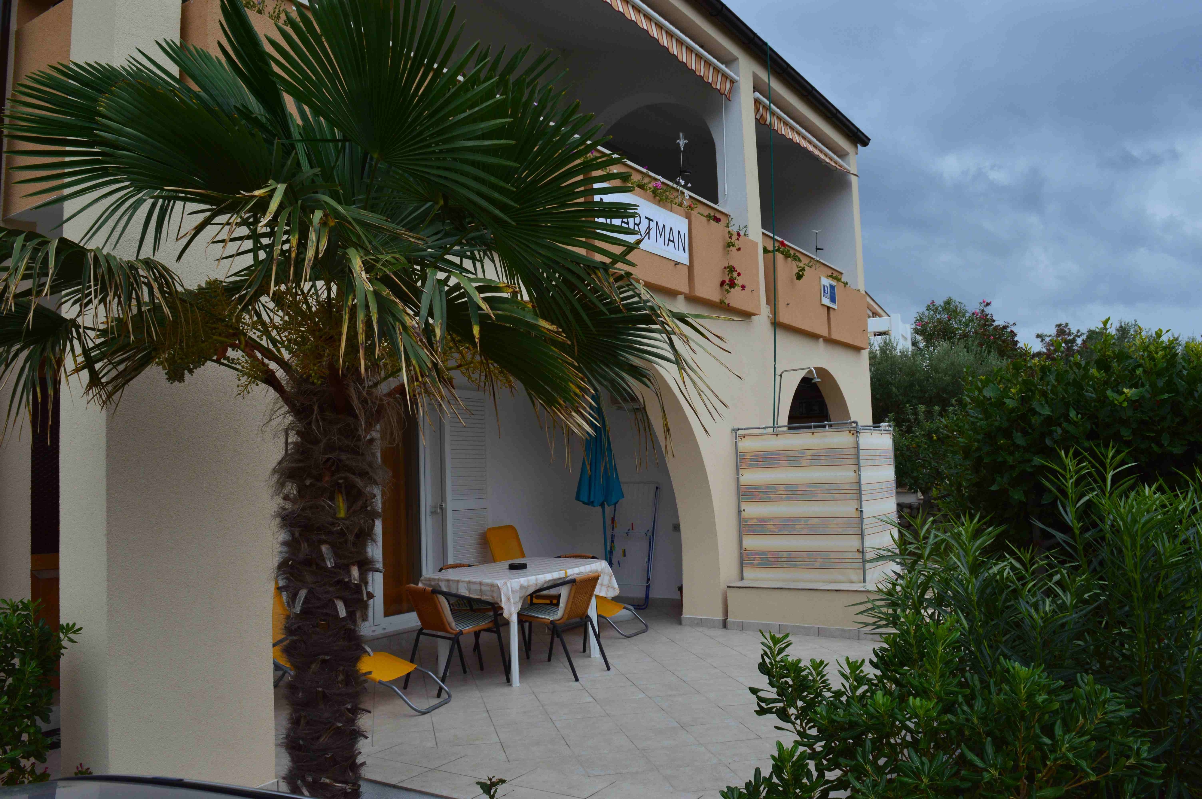 Two bedroom apartment with terrace Punat, Krk  A-a