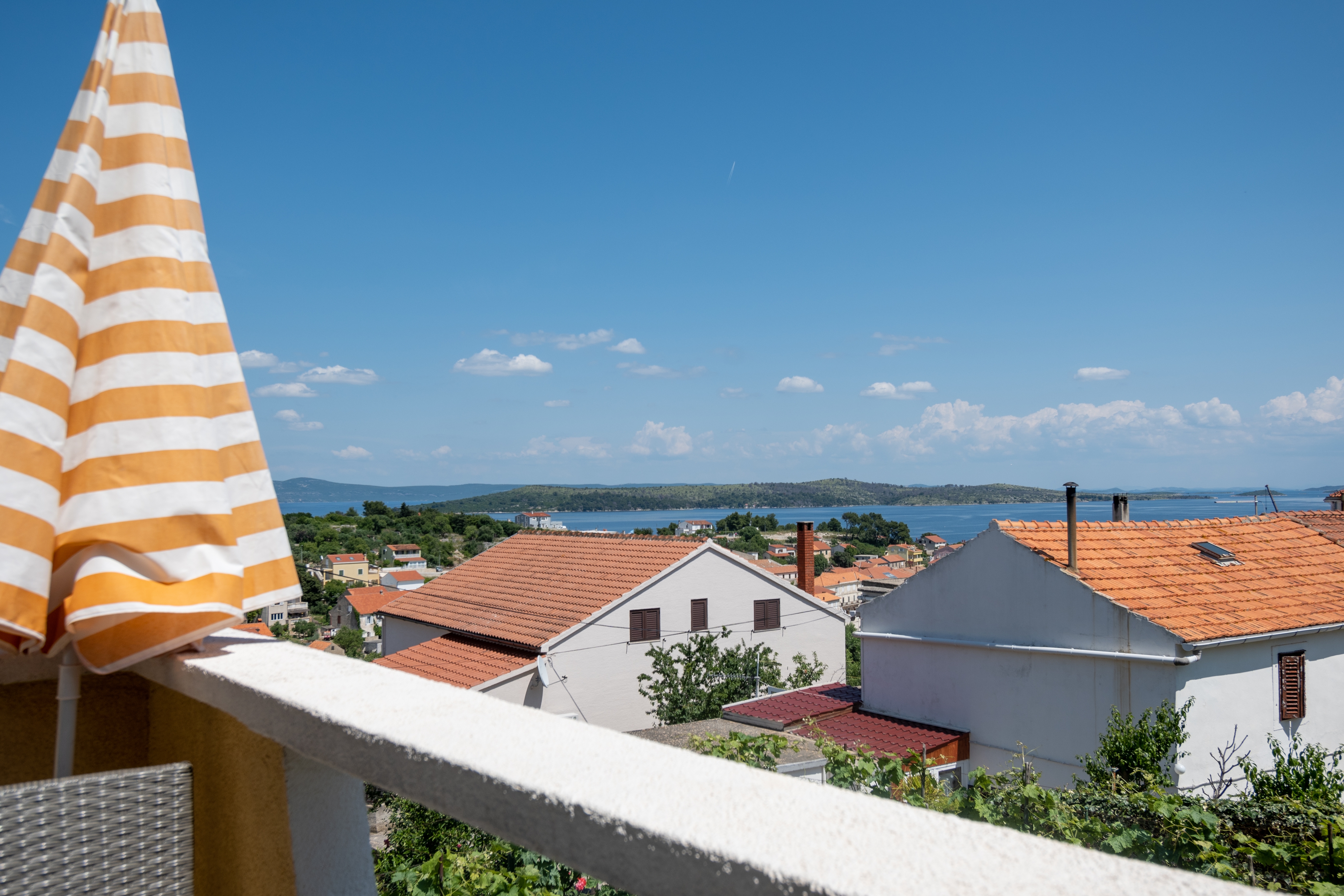 Two bedroom apartment with balcony and sea view Sali, Dugi otok  A-a