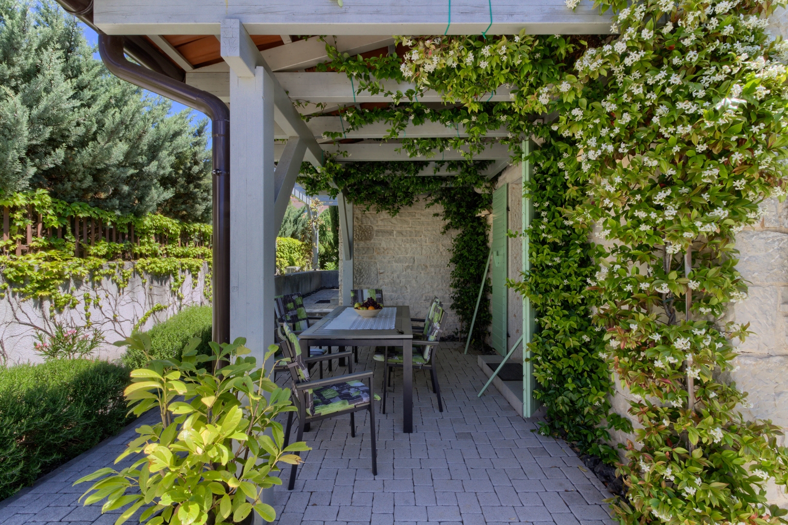 Three bedroom house with terrace Ližnjan, Medulin  K