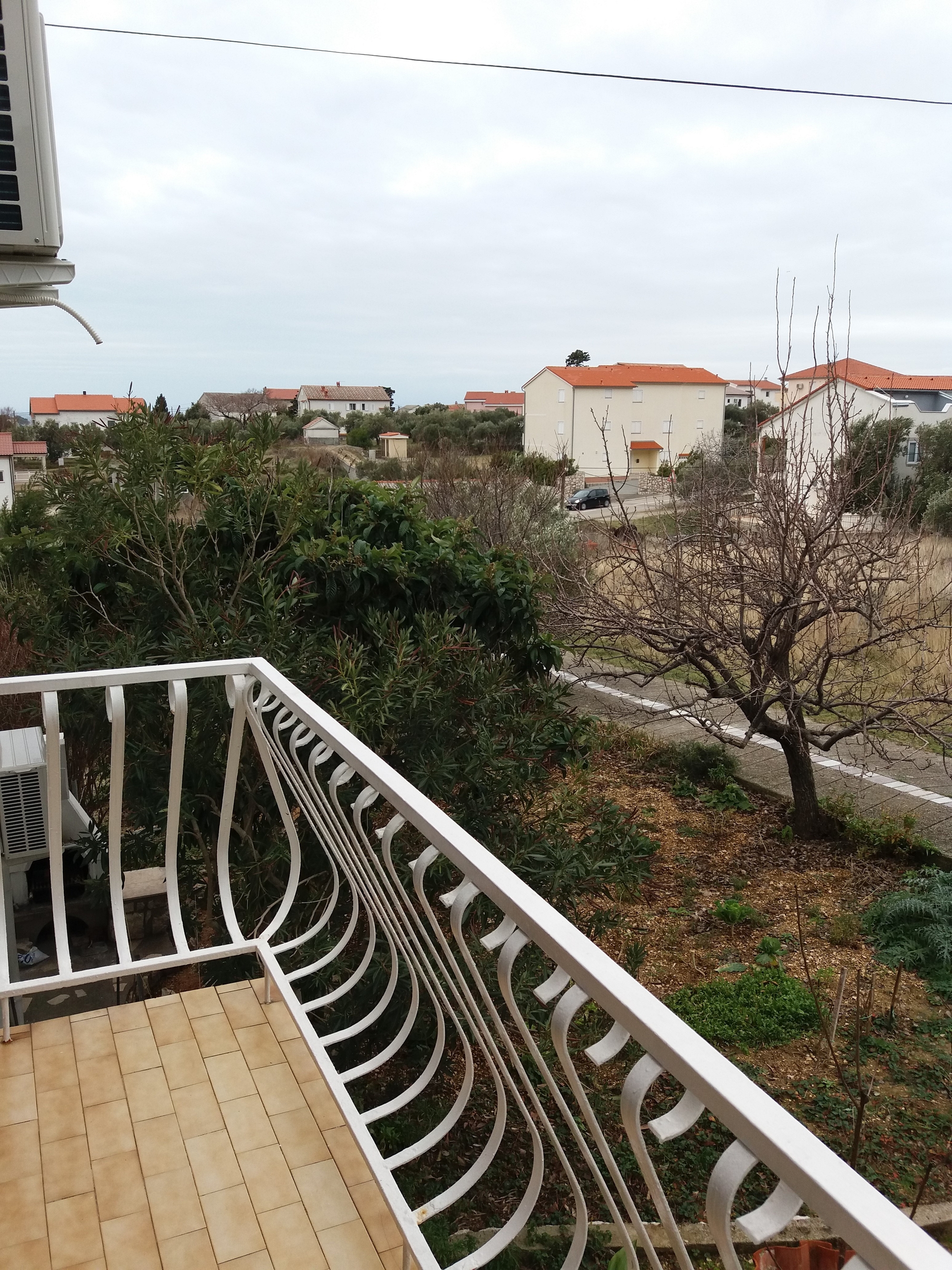 Two bedroom apartment with balcony and sea view Banjol, Rab  A-a