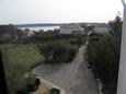 Parkeerplaats Banjol, Rab, Parkeerplaats 16334 - Appartementen with pebble beach.