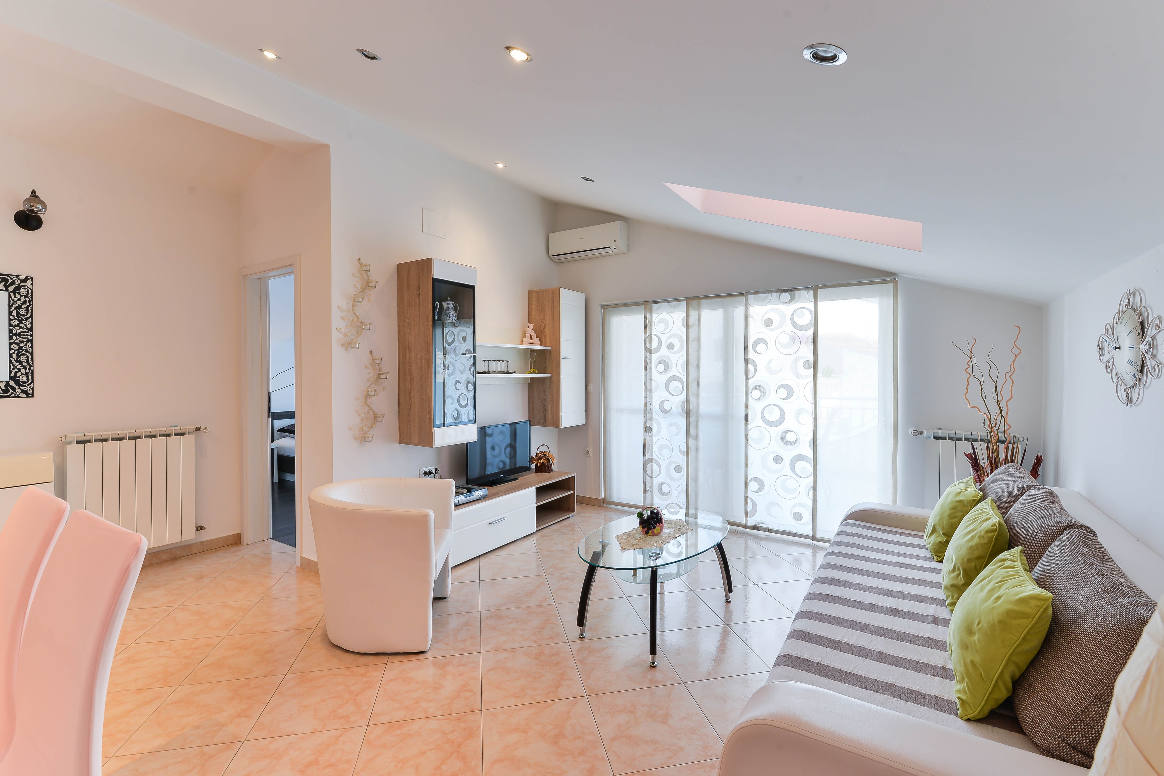 Two bedroom apartment with terrace Zadar (A-16336-a)