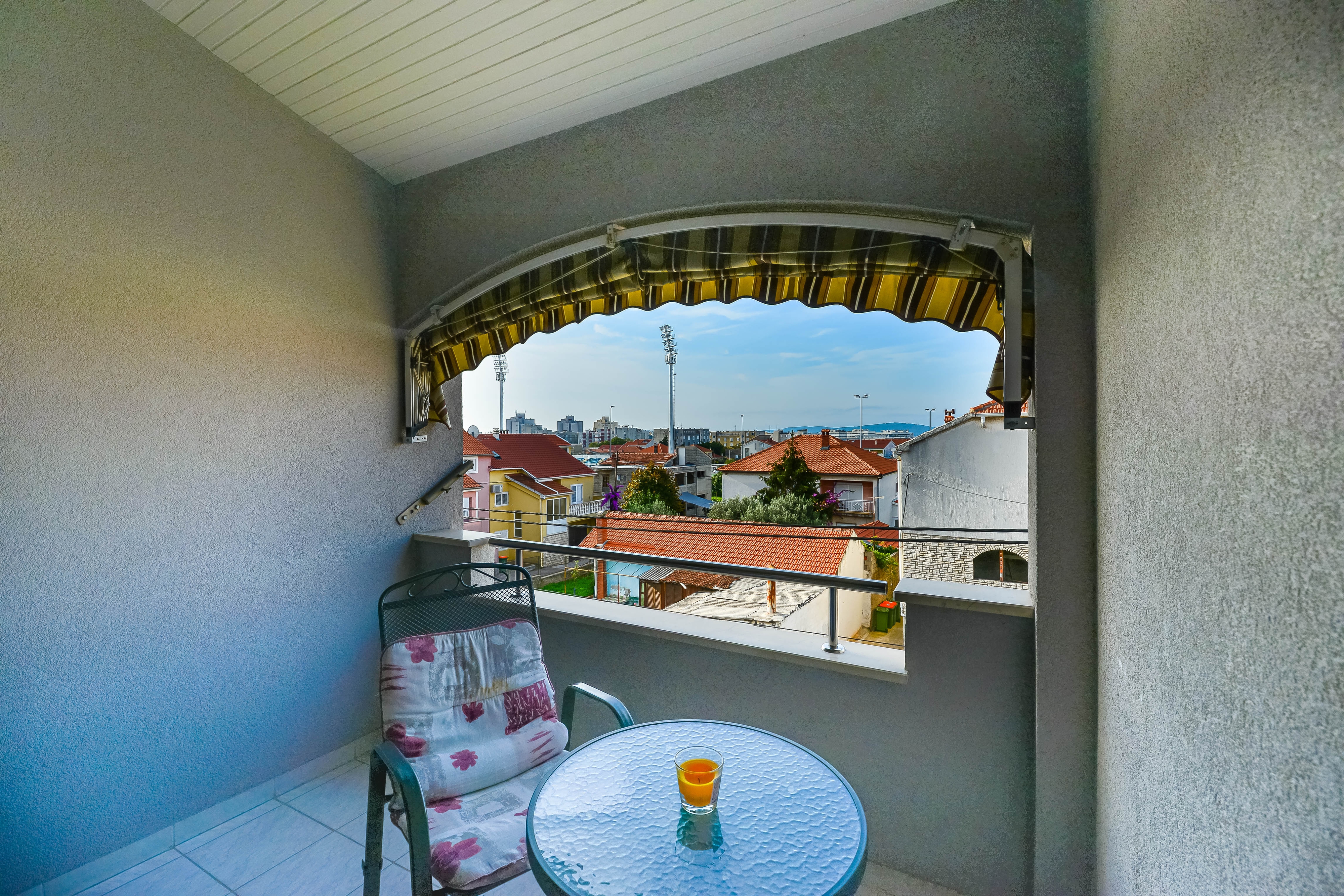 Two bedroom apartment with terrace Zadar (A-16336-d)