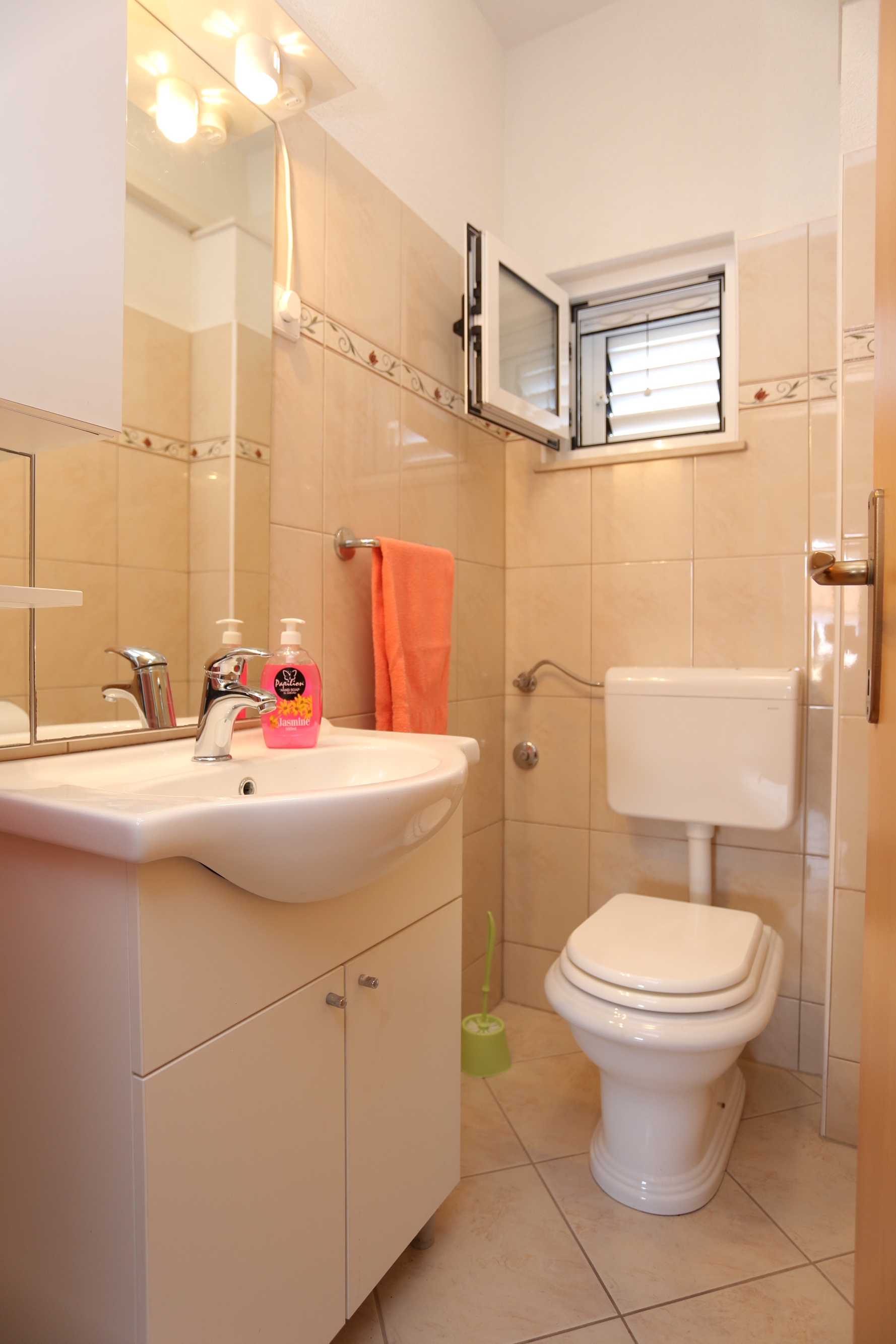 Two bedroom apartment with terrace and sea view Slatine, Čiovo  A-b
