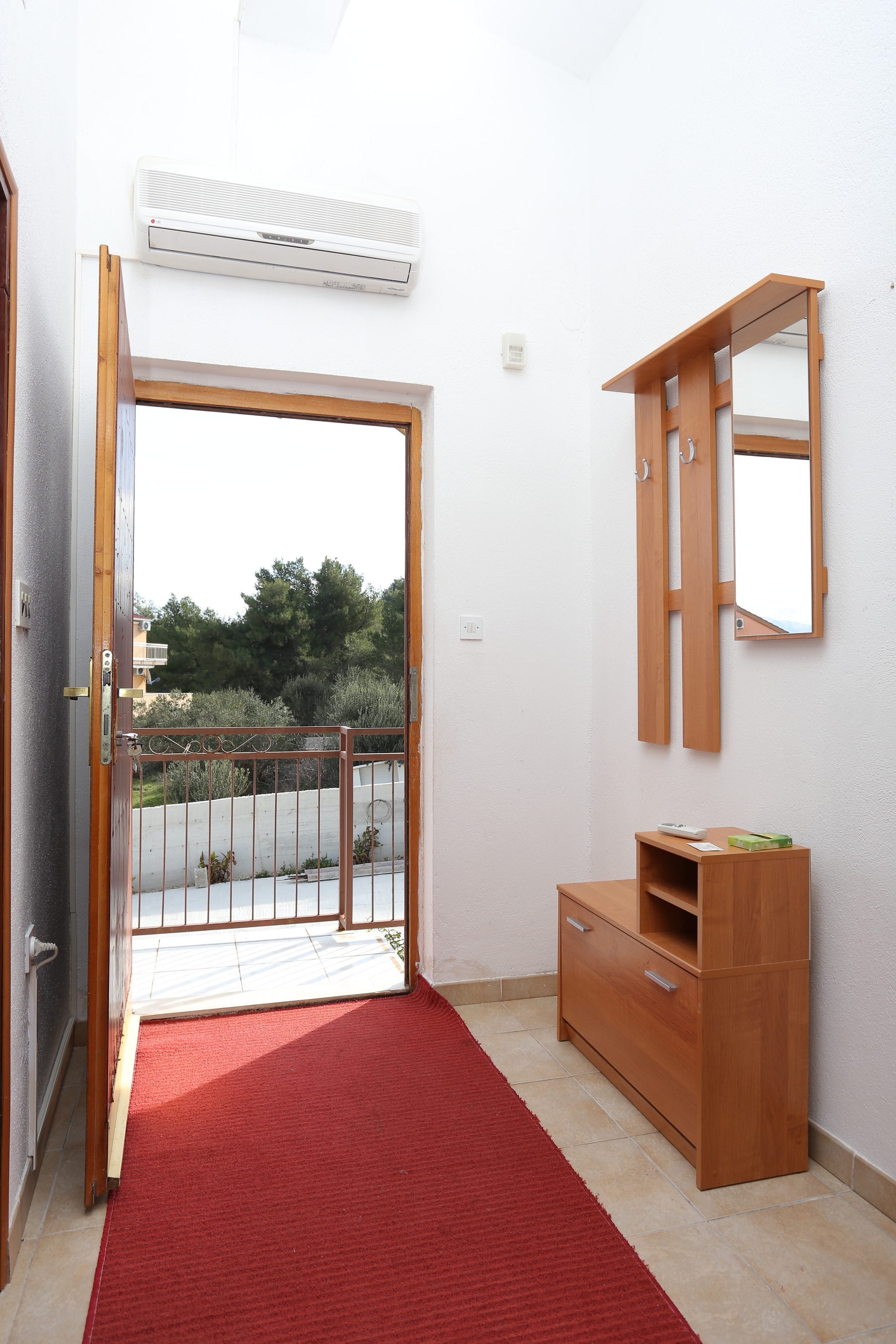 Two bedroom apartment with terrace and sea view Slatine, Čiovo  A-a