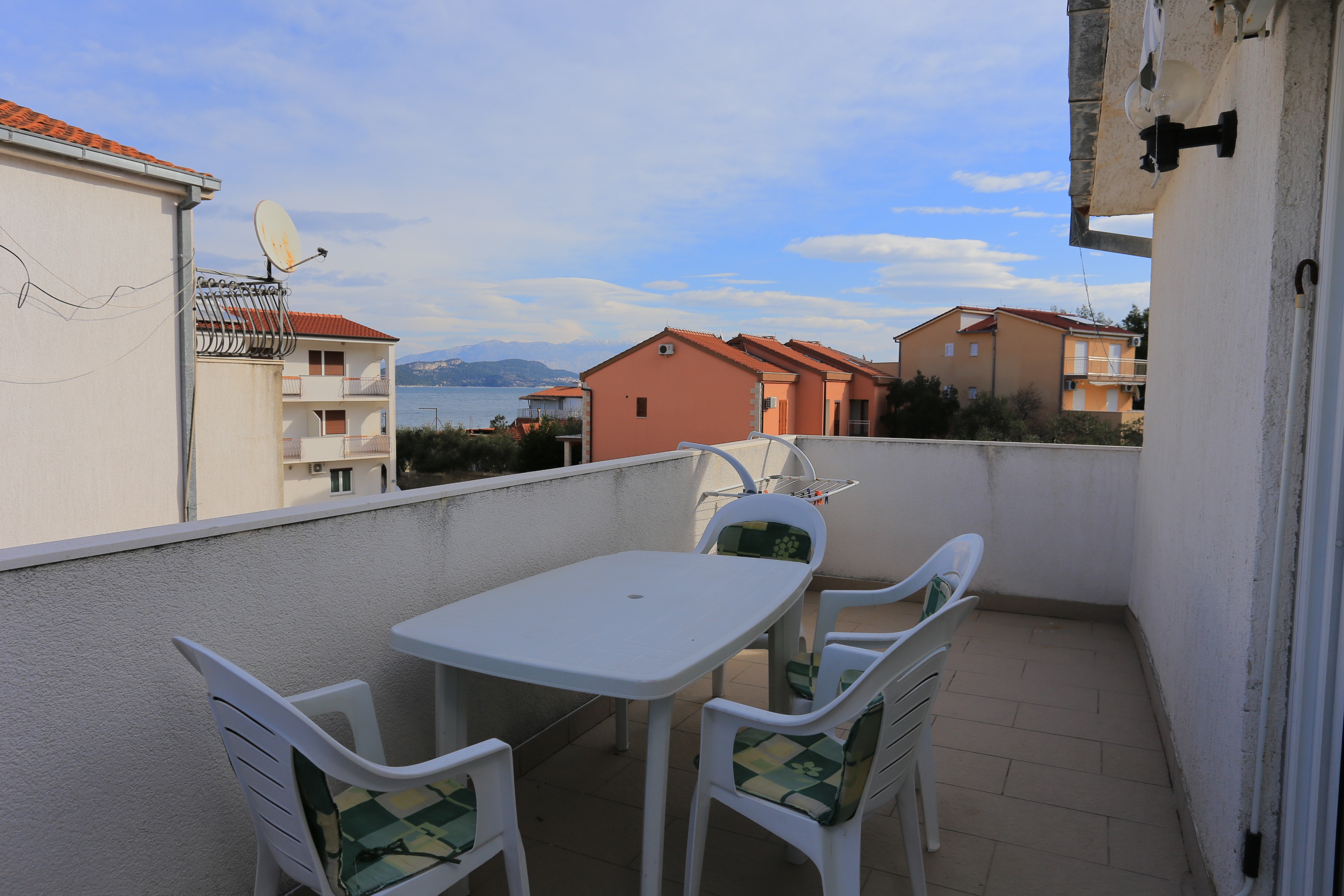 Two bedroom apartment with terrace and sea view Slatine, Čiovo  A-a