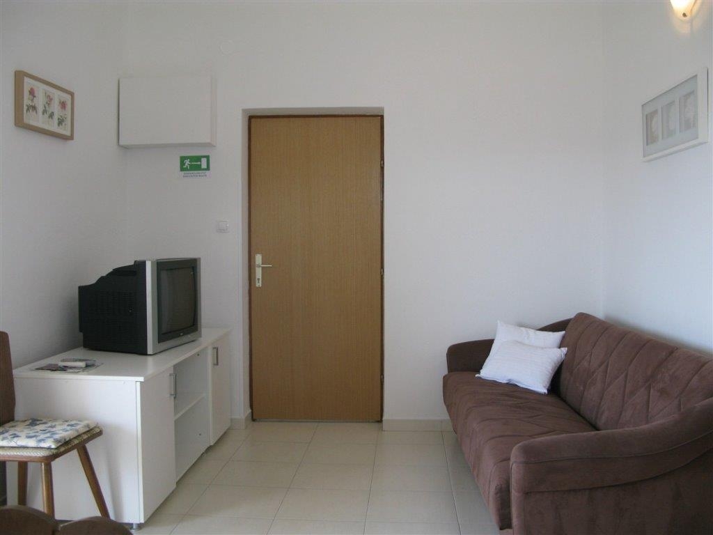 One bedroom apartment with terrace Palit, Rab (A-16356-a)