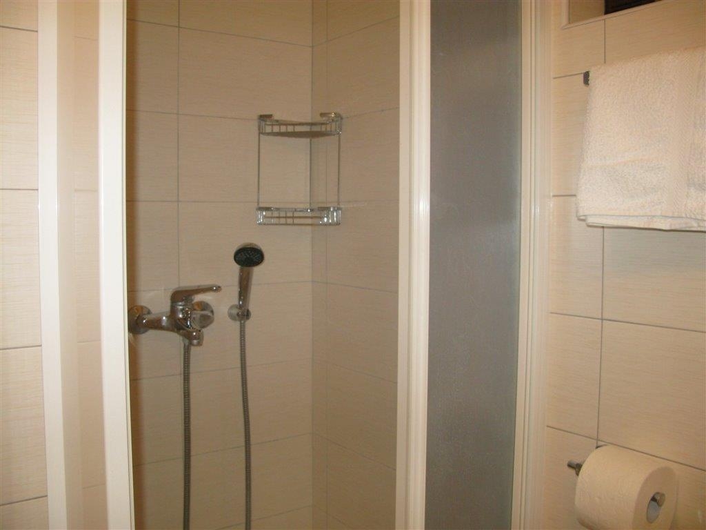Two bedroom apartment with terrace Palit, Rab  A-b