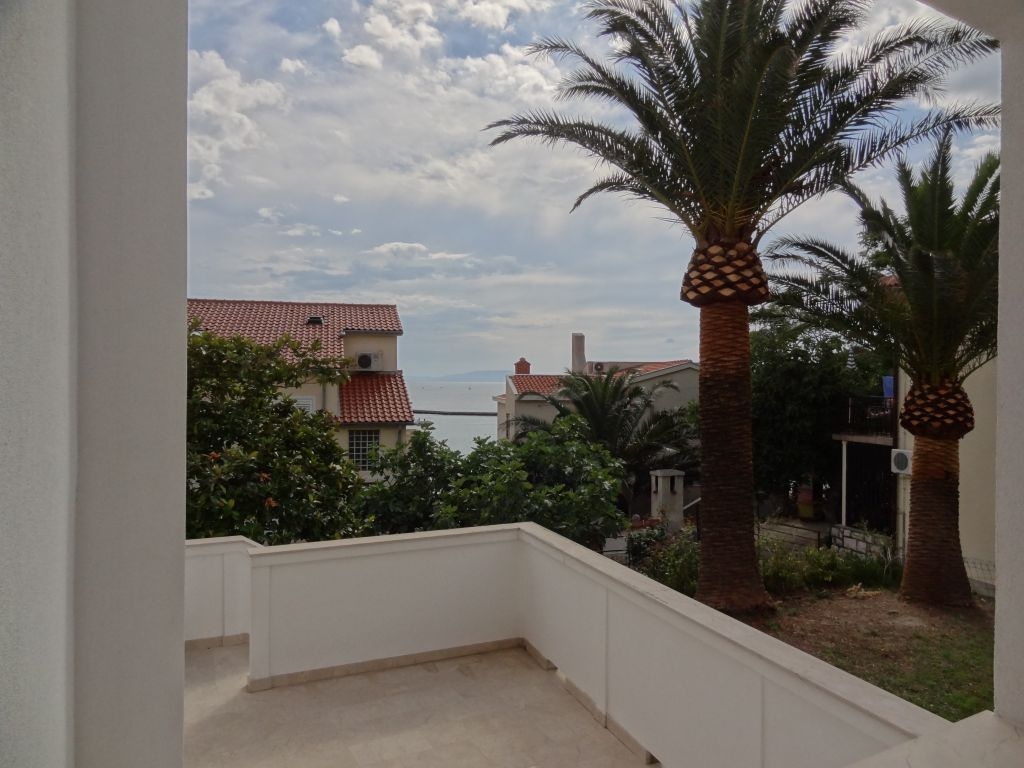 Two bedroom apartment with terrace and sea view Rab  A-a