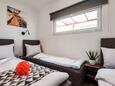 Спальня 2 Vodice, Спальня 2 в размещении типа apartment, Домашние животные допускаются и WiFi.