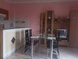 Jídelna Senj, Jídelna v ubytování typu apartment, domácí mazlíčci povoleni a WiFi.