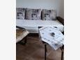 Gornja Krušica, Wohnzimmer in folgender Unterkunftsart apartment, Klimaanlage vorhanden, Haustiere erlaubt und WiFi.