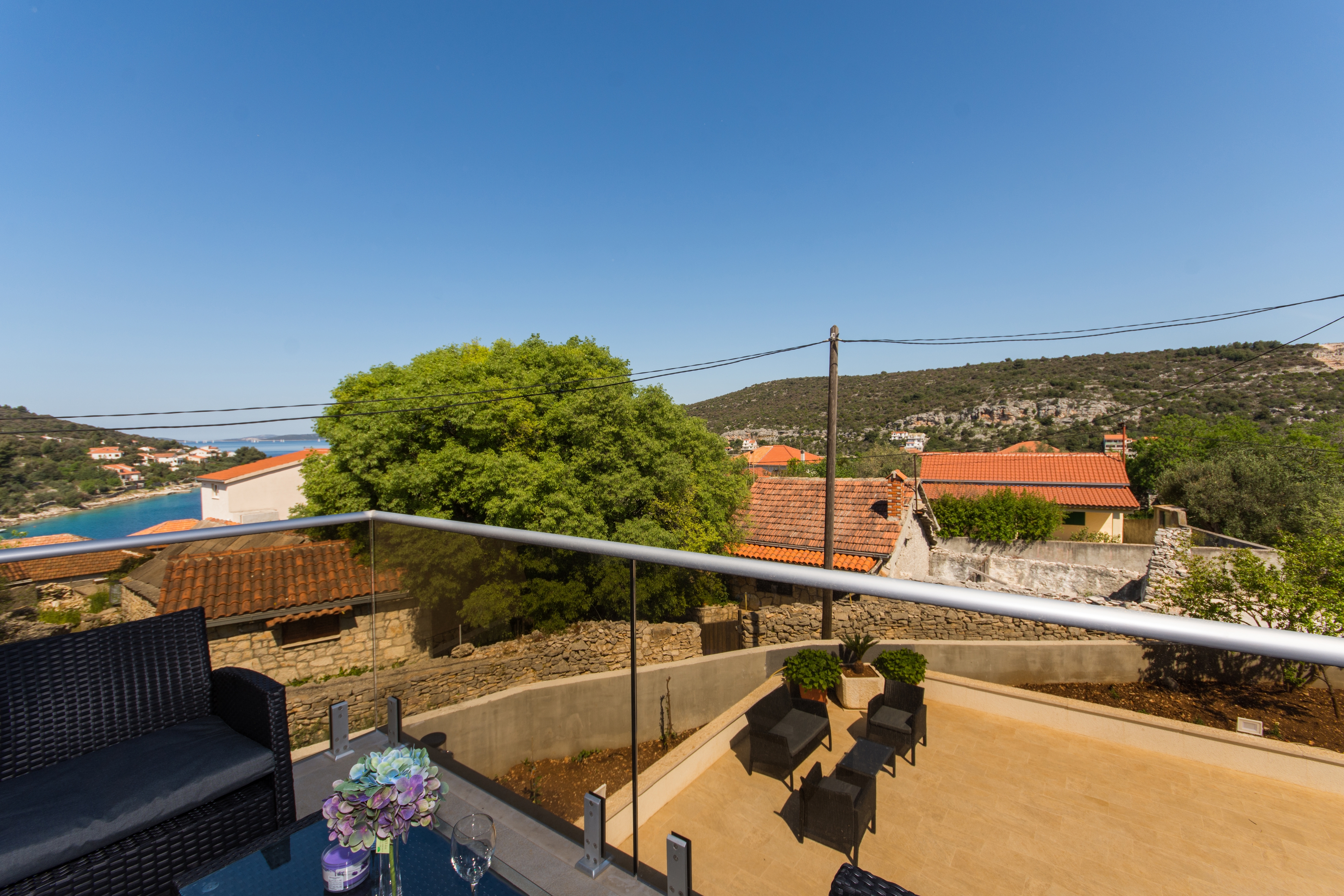 One bedroom apartment with balcony and sea view Drvenik Veliki, Drvenik  A-a