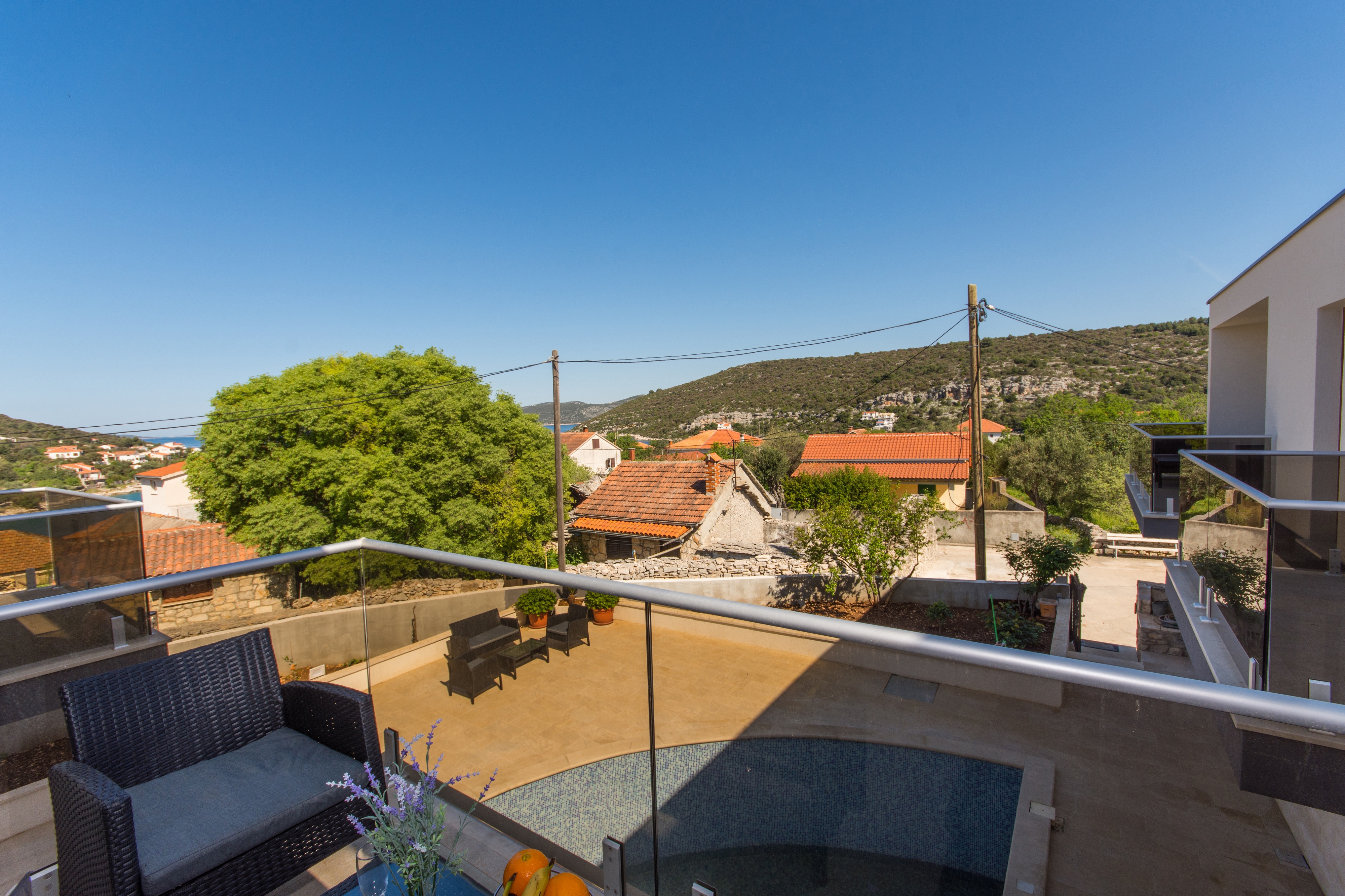 One bedroom apartment with terrace and sea view Drvenik Veliki, Drvenik  A-b