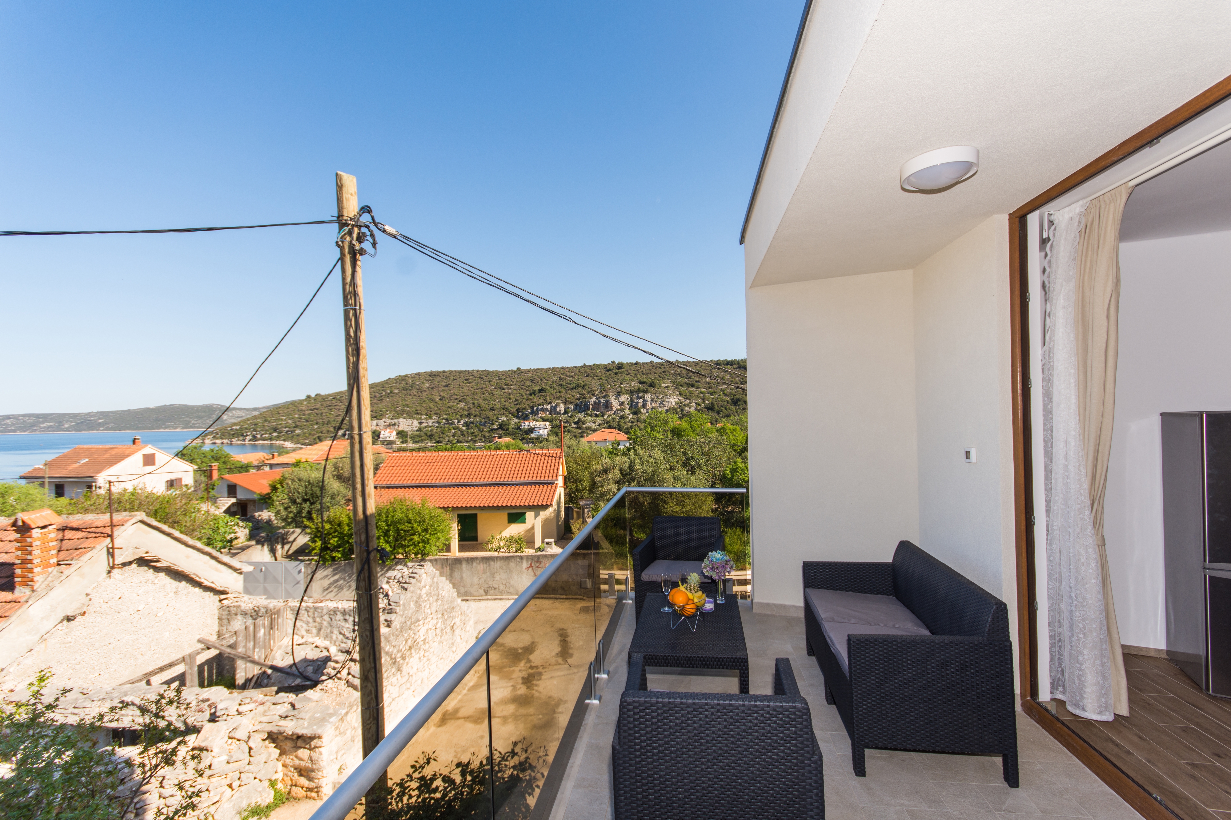 One bedroom apartment with terrace and sea view Drvenik Veliki, Drvenik  A-d