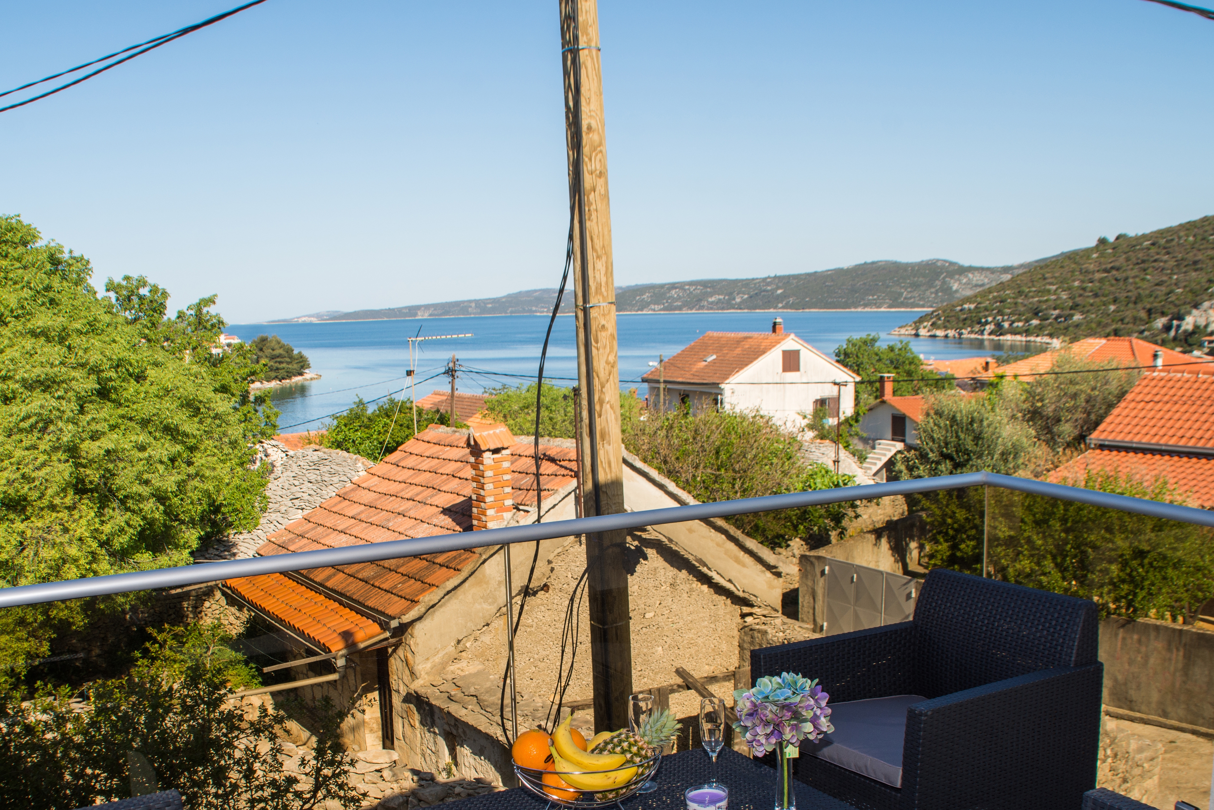 One bedroom apartment with terrace and sea view Drvenik Veliki, Drvenik  A-d