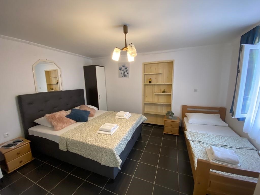 One bedroom apartment with terrace Baška Voda, Makarska  A-a