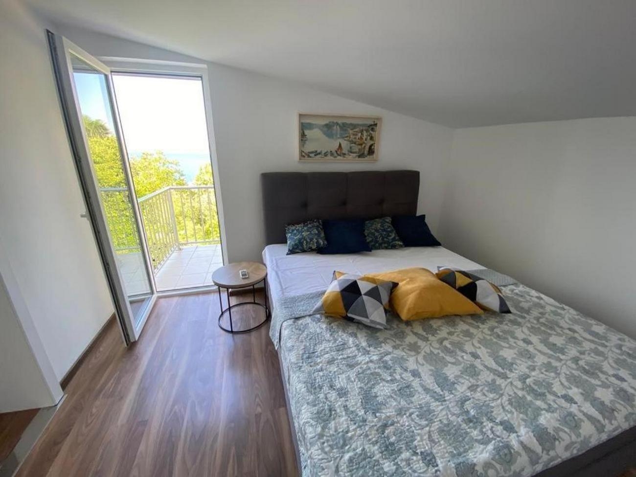 One bedroom apartment with terrace and sea view Baška Voda, Makarska  A-b