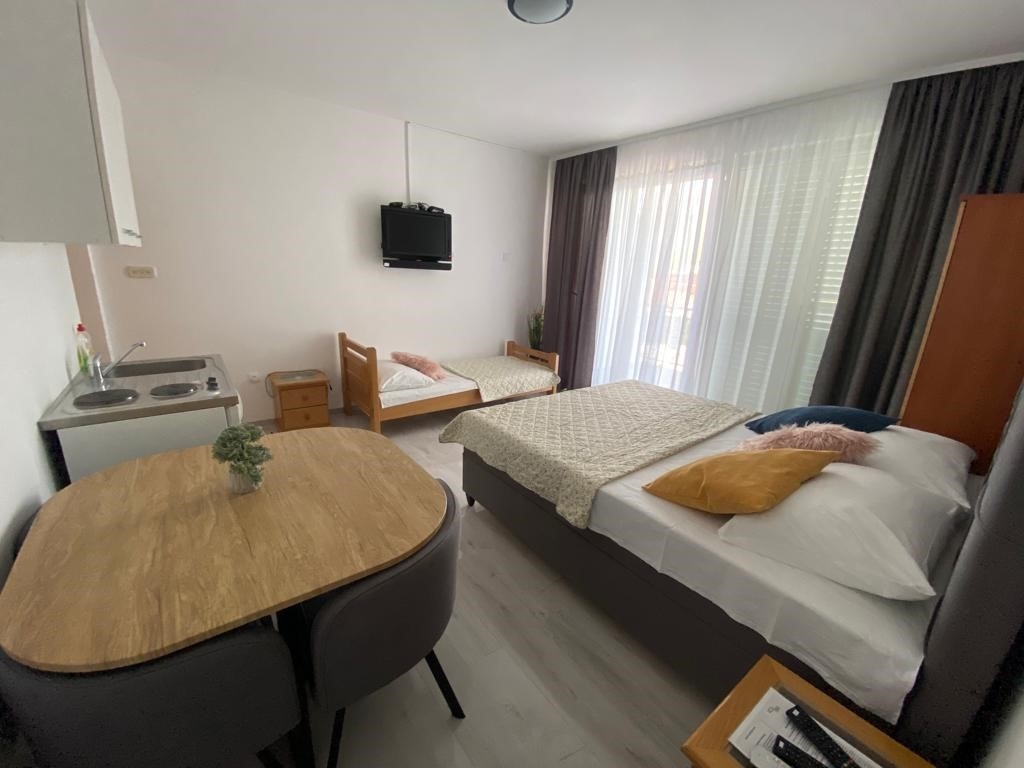 Studio flat with balcony and sea view Baška Voda, Makarska  AS-d