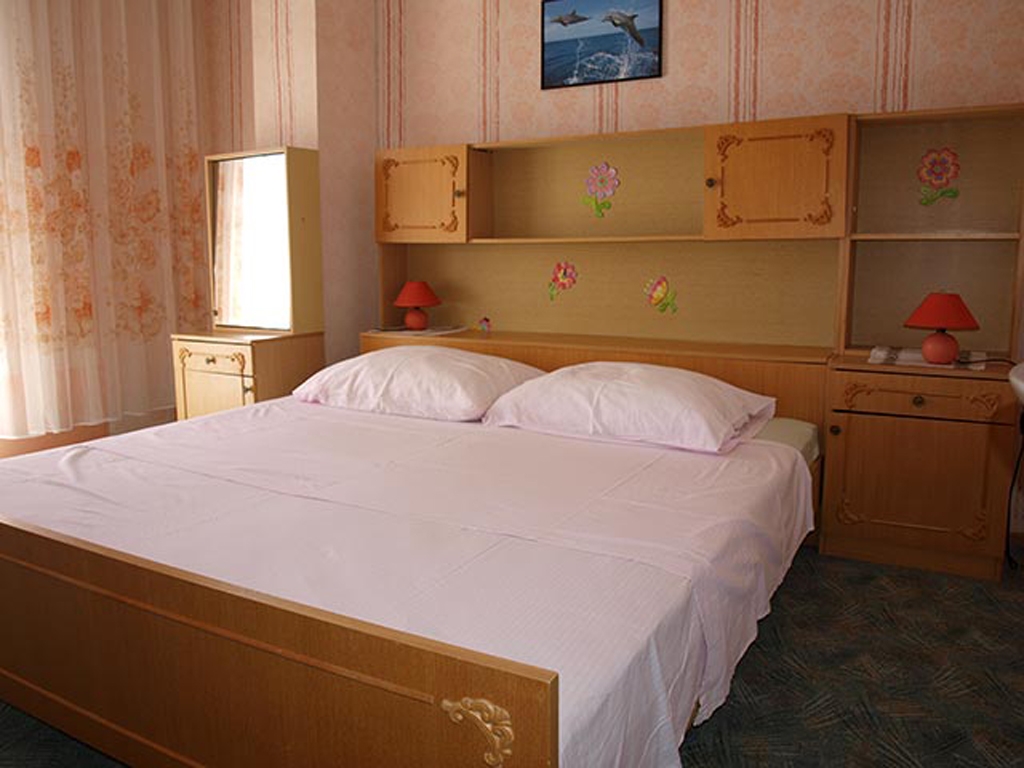 Two bedroom apartment with balcony and sea view Lopar, Rab (A-16389-a)