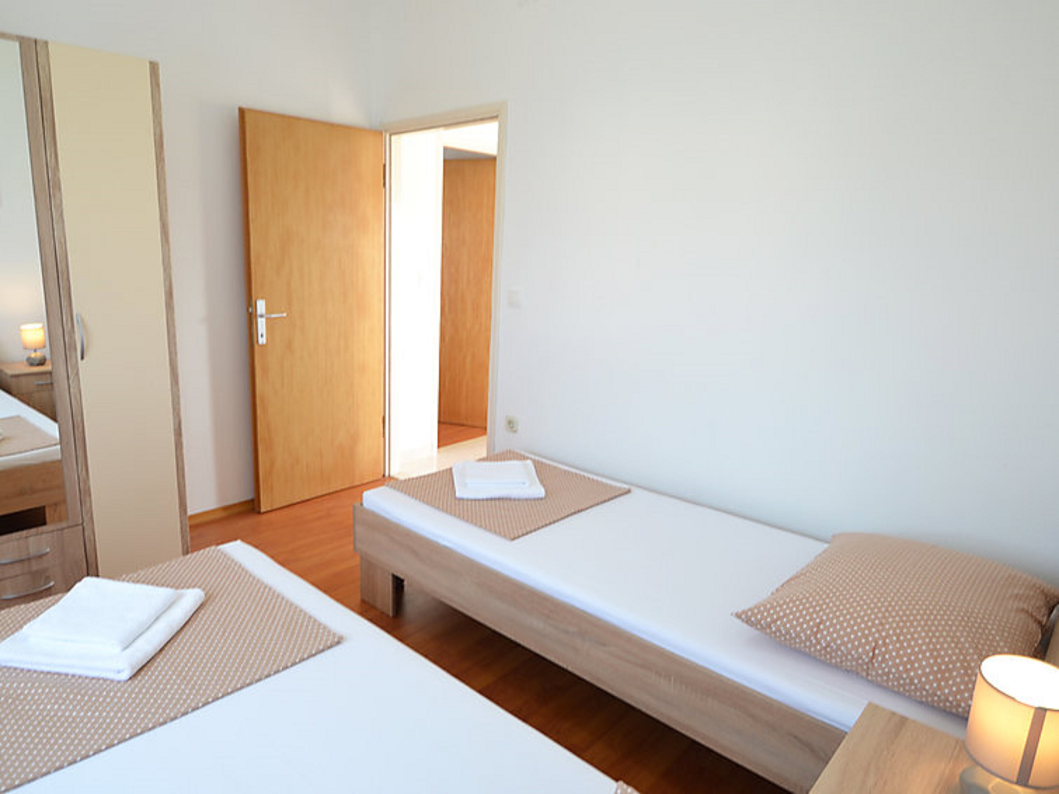 Four bedroom house with terrace Sukošan, Zadar  K