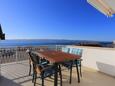 Duće, Terrasse dans l’hébergement en type apartment, avec la vue sur la mer et WiFi.