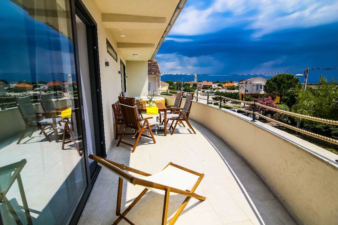 Two bedroom apartment with terrace and sea view Nin, Zadar  A-a
