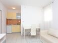 Dining room Makarska, Dining room in the apartment, (pet friendly) and WiFi.