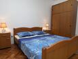 Spavaća soba 2 Vinišće, Spavaća soba 2 u smještaju tipa apartment, kućni ljubimci dozvoljeni i WiFi.