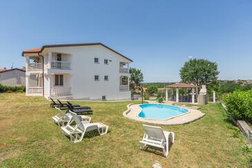 Radmani, Poreč, Objekt 16440 - Kuća za odmor sa šljunčanom plažom.