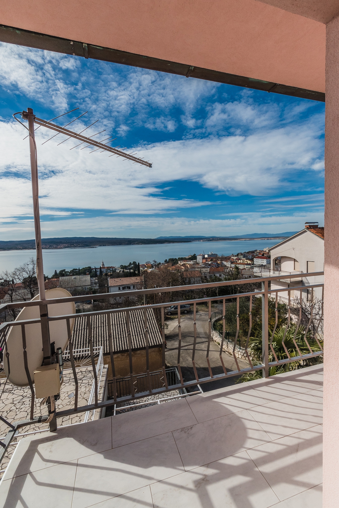 Three bedroom apartment with terrace and sea view Crikvenica  A-a