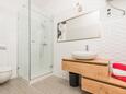Ванная комната 2 Crikvenica, Ванная комната 2 в размещении типа apartment, Домашние животные допускаются и WiFi.