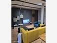 Obývací pokoj Crikvenica, Obývací pokoj v ubytování typu apartment, s klimatizací, domácí mazlíčci povoleni a WiFi.