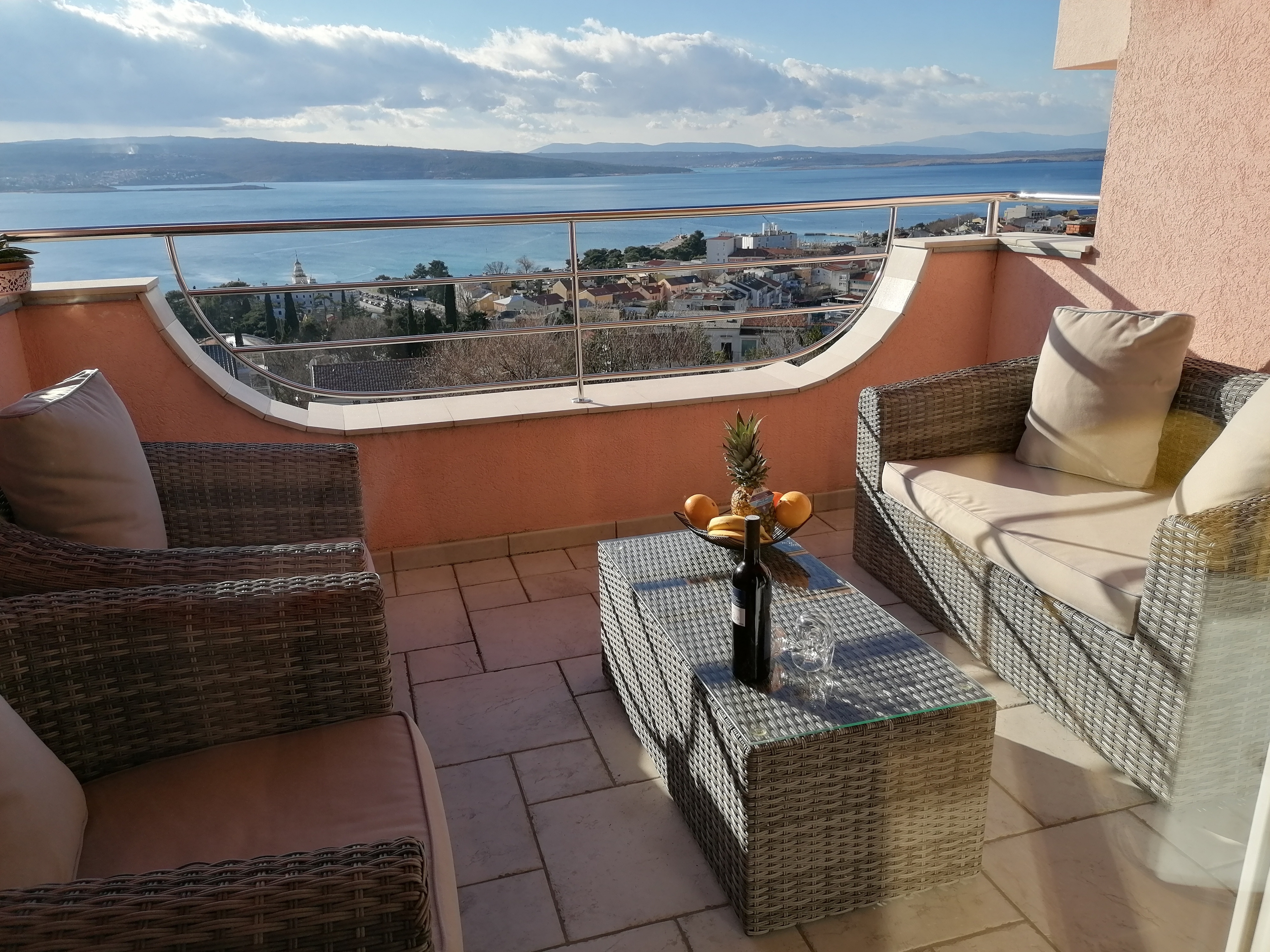 Three bedroom apartment with terrace and sea view Crikvenica  A-a