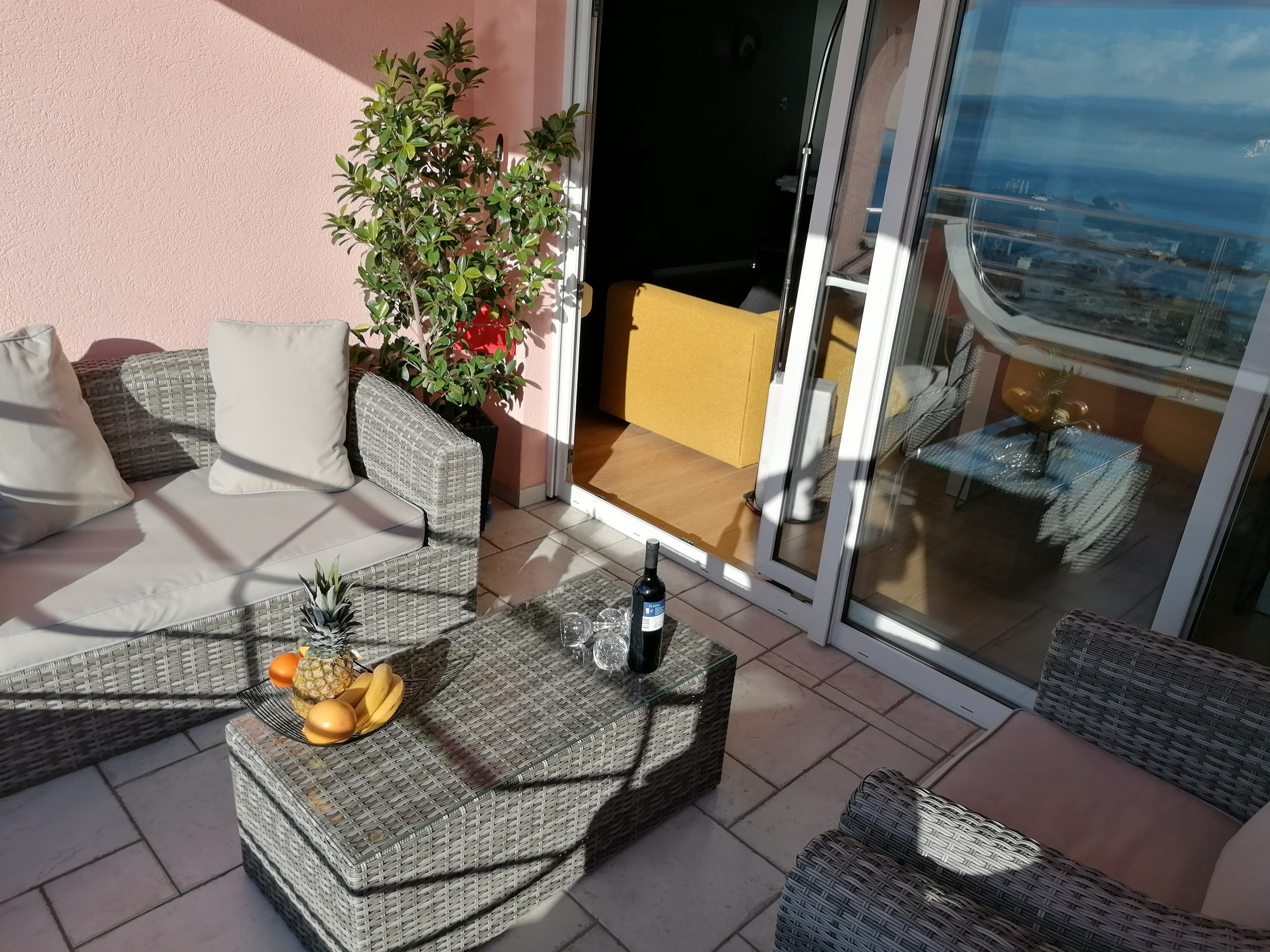 Three bedroom apartment with terrace and sea view Crikvenica  A-a