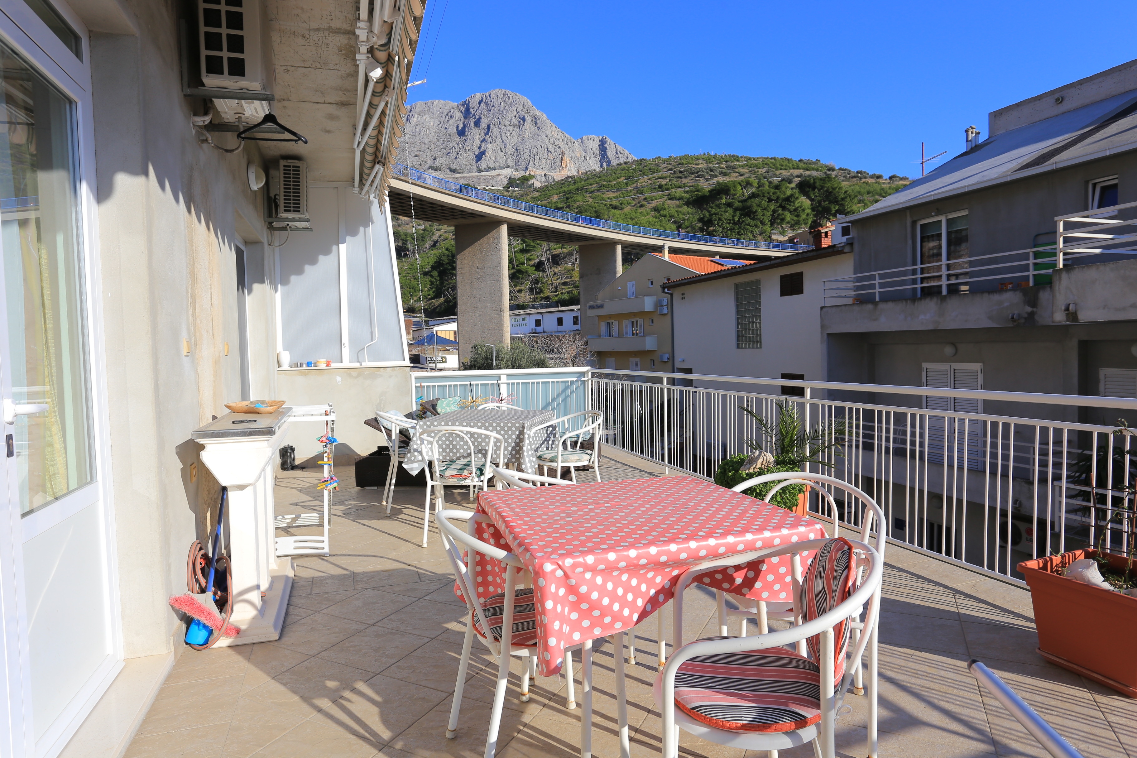 Three bedroom apartment with terrace and sea view Podgora, Makarska  A-a