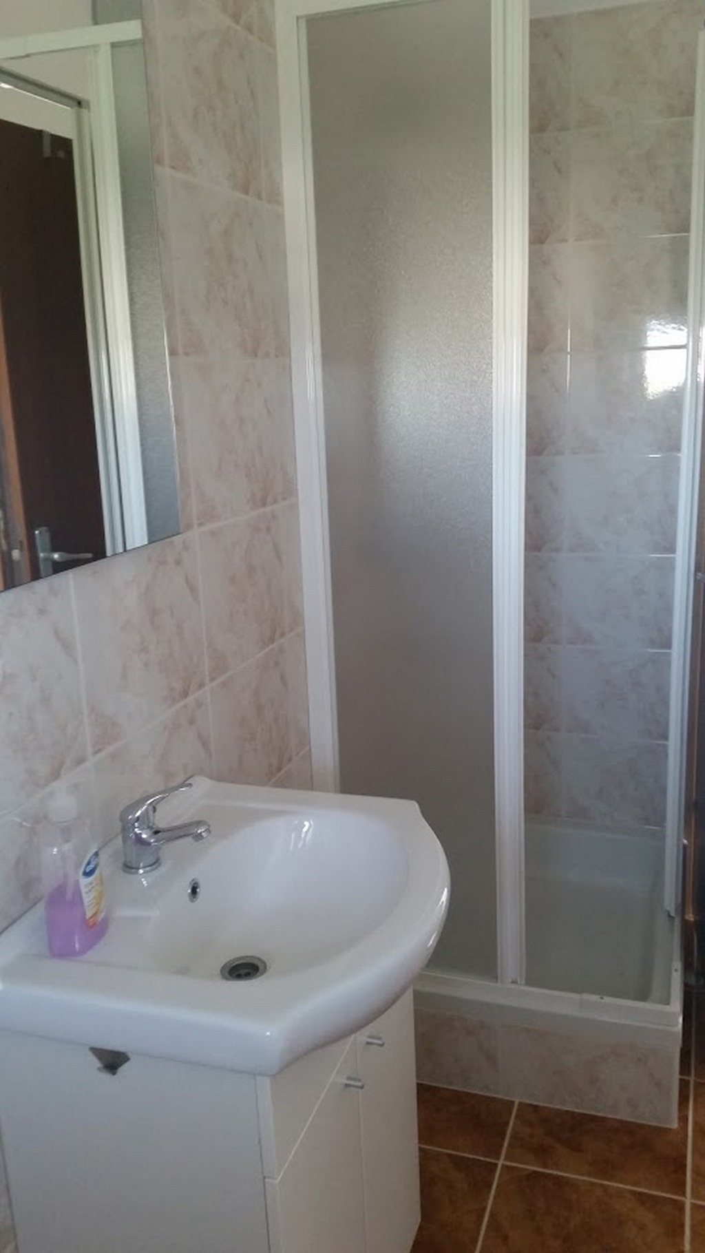 Jednosobni apartman s terasom i pogledom na more Kolan, Pag  A-a